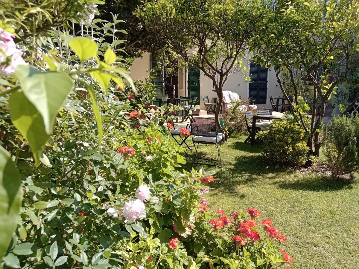 Il Giardino Di Tatiana Rooms & Breakfast La Maddalena  Exteriör bild