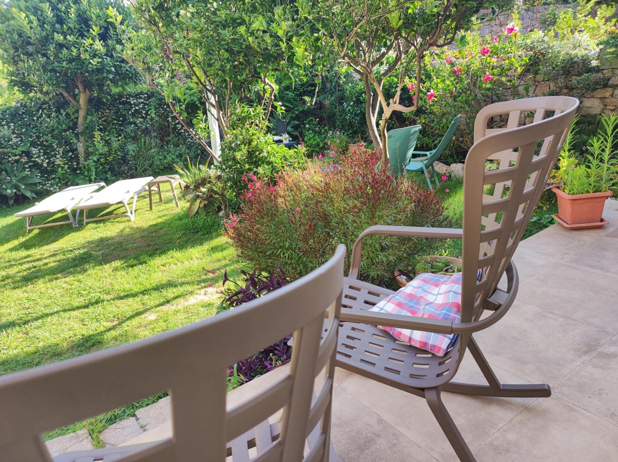Il Giardino Di Tatiana Rooms & Breakfast La Maddalena  Exteriör bild