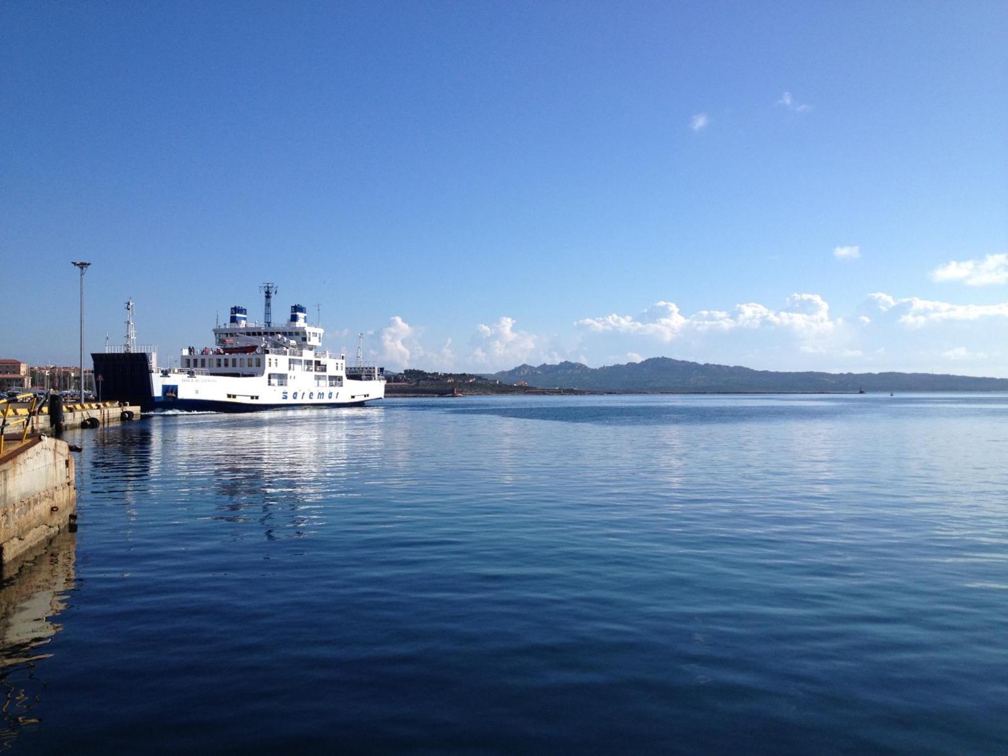 Il Giardino Di Tatiana Rooms & Breakfast La Maddalena  Rum bild