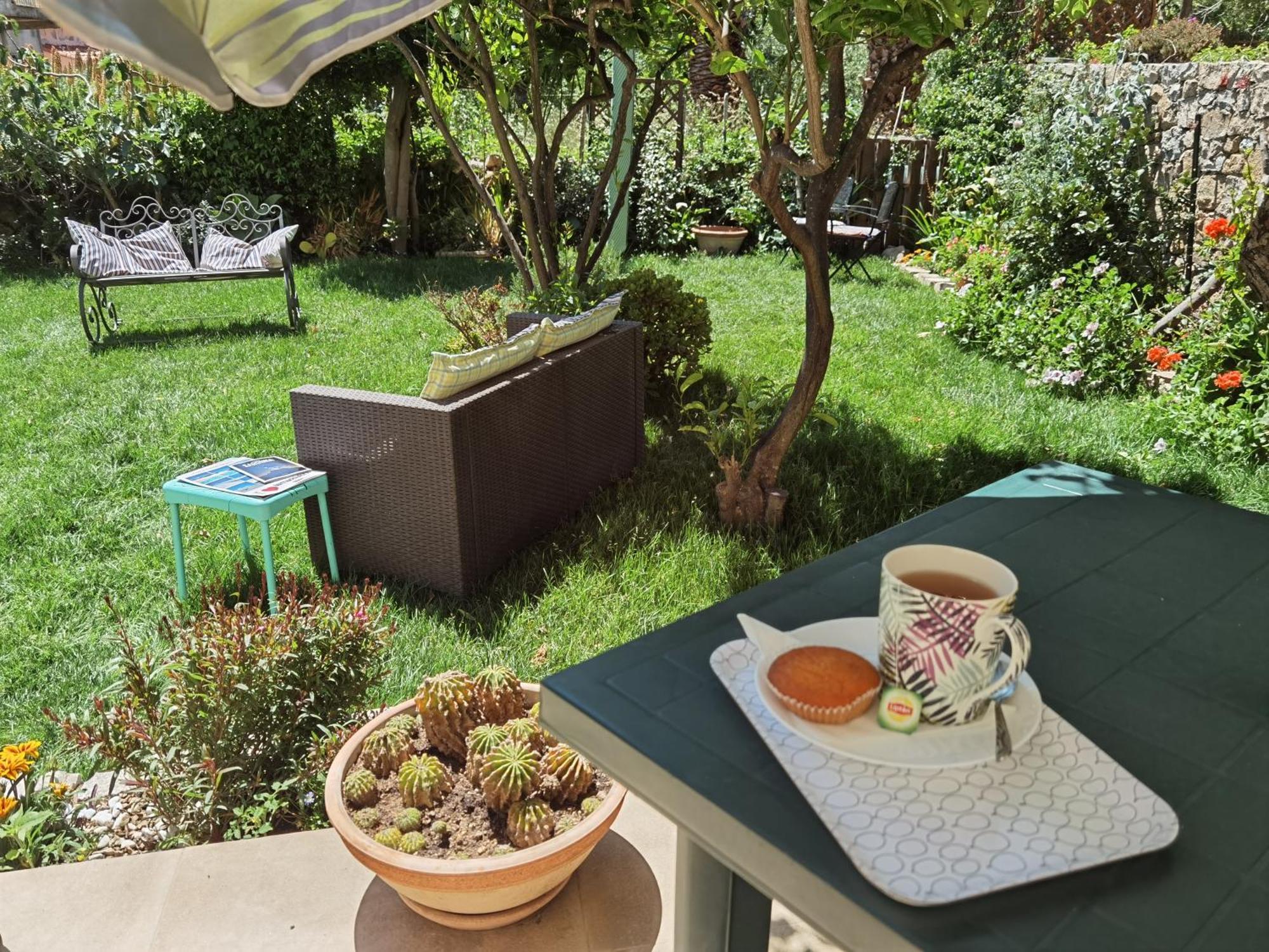 Il Giardino Di Tatiana Rooms & Breakfast La Maddalena  Rum bild