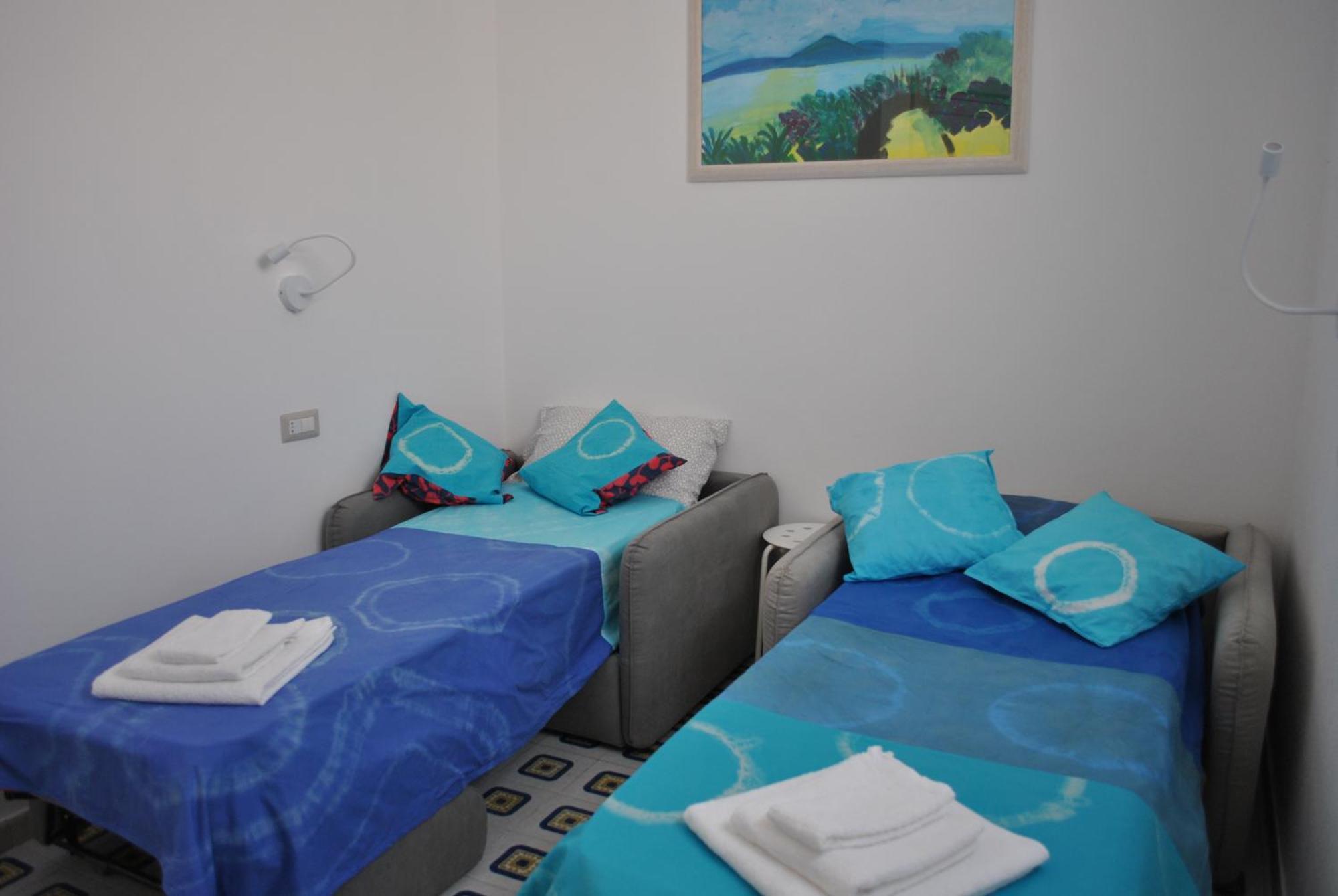 Il Giardino Di Tatiana Rooms & Breakfast La Maddalena  Rum bild