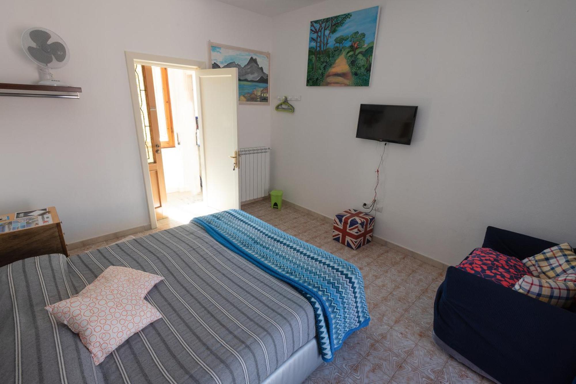 Il Giardino Di Tatiana Rooms & Breakfast La Maddalena  Rum bild