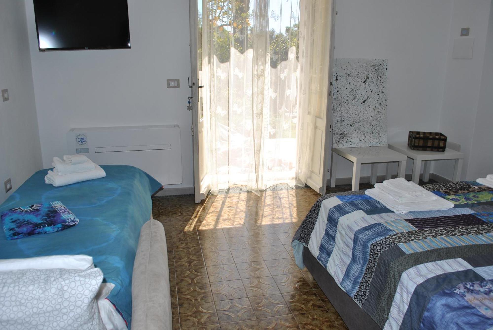 Il Giardino Di Tatiana Rooms & Breakfast La Maddalena  Rum bild