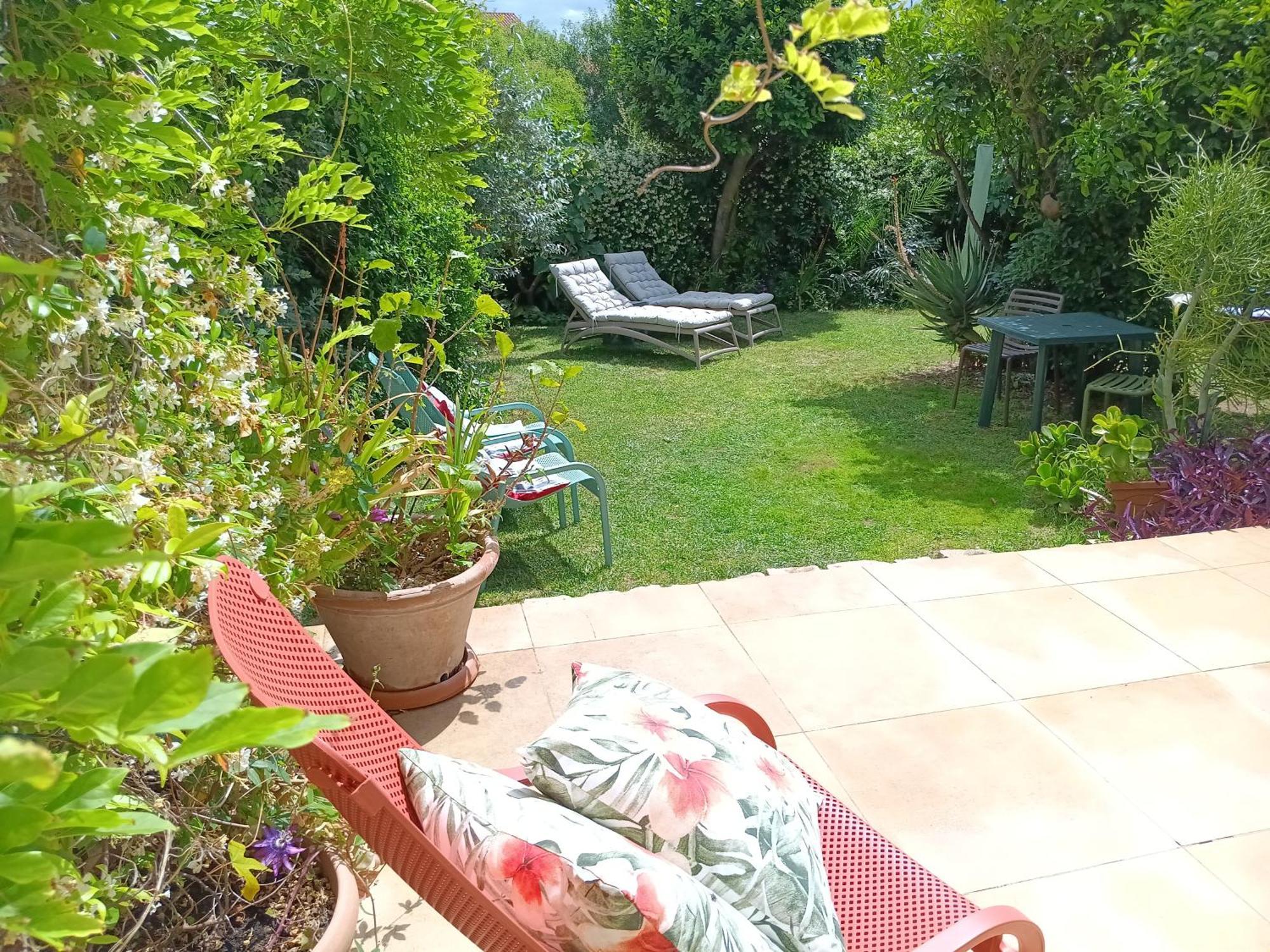 Il Giardino Di Tatiana Rooms & Breakfast La Maddalena  Exteriör bild