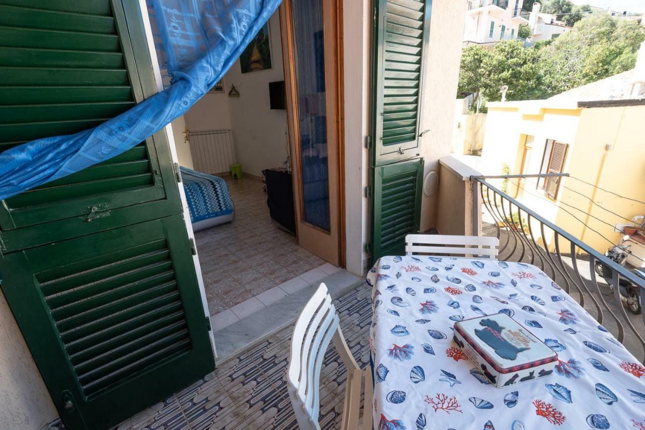 Il Giardino Di Tatiana Rooms & Breakfast La Maddalena  Exteriör bild